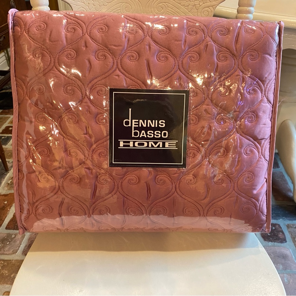 Dennis Basso  Matte Satin FL/QN Coverlet & Sham Set Wisteria